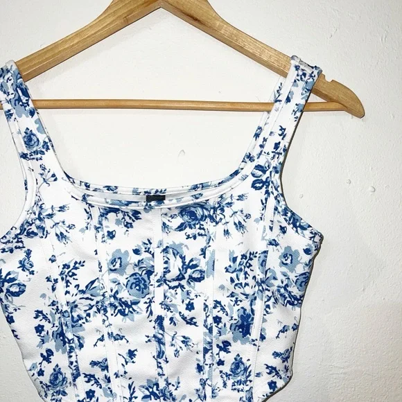 Shein floral corset style crop tank top bundle - Picture 9 of 16